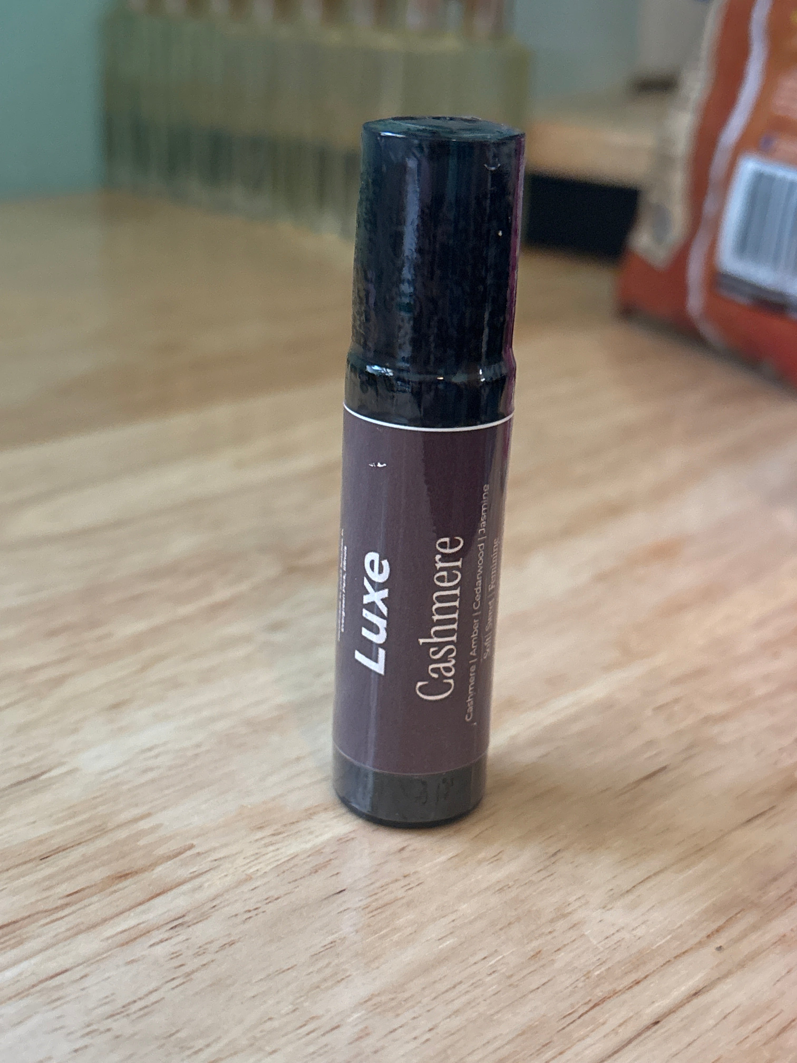 Luxe Cashmere - Aromatic Oil Roller - 10mL - Cashmere, Amber, Cedarwood