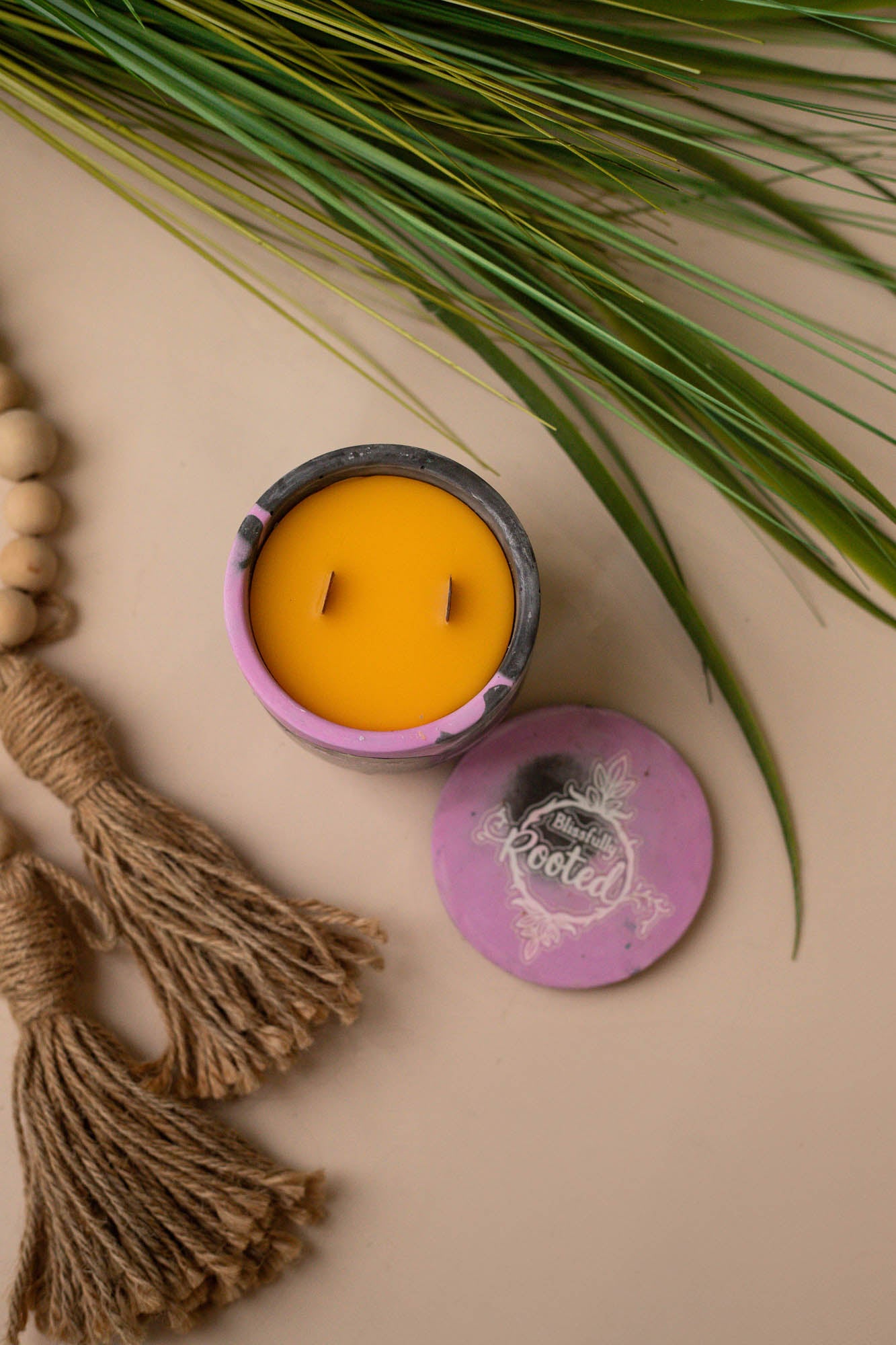 Shadow Aromatherapy Beeswax Candle – Palo Santo & Sage – Long-Lasting, Purifies & Grounds